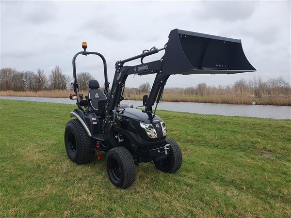 Grote foto solis 26 4wd hydrostaat black edition agrarisch tractoren