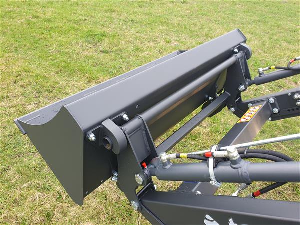Grote foto solis 26 4wd hydrostaat black edition agrarisch tractoren