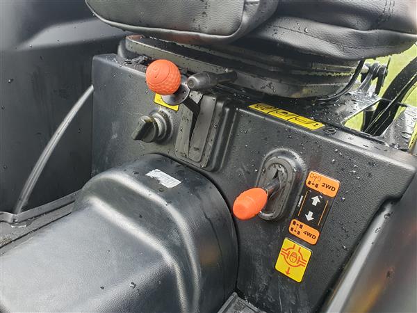 Grote foto solis 26 4wd hydrostaat black edition agrarisch tractoren