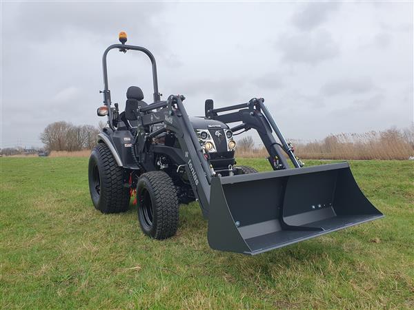 Grote foto solis 26 4wd hydrostaat black edition agrarisch tractoren