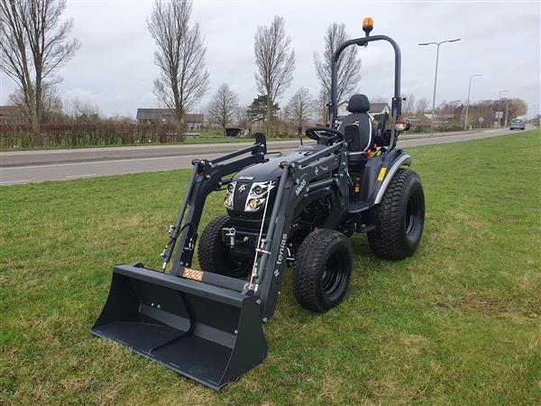 Grote foto solis 26 4wd hydrostaat black edition agrarisch tractoren