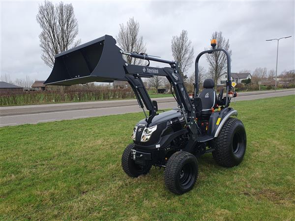 Grote foto solis 26 4wd hydrostaat black edition agrarisch tractoren