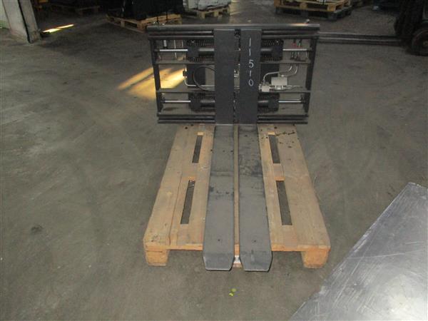 Grote foto griptech shift2end vorkversteller met schuifvorken agrarisch heftrucks
