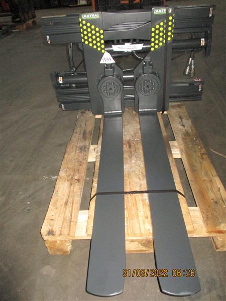 Grote foto cascade draaivorkenklem agrarisch heftrucks