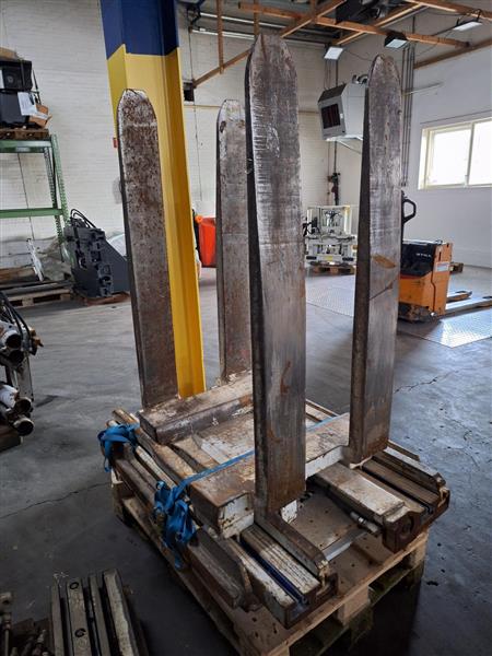 Grote foto cascade palletkeerder agrarisch heftrucks