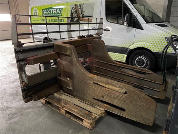 Grote foto durwen cellulose balenklem agrarisch heftrucks