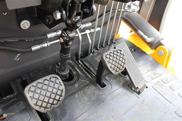 Grote foto sigma heftruck mitsubishi diesel 3.5t agrarisch mechanisatie