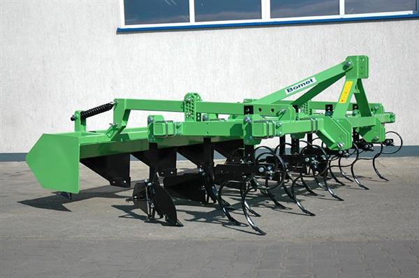 Grote foto bomet u865 aanaarder met rugvormkap agrarisch mechanisatie