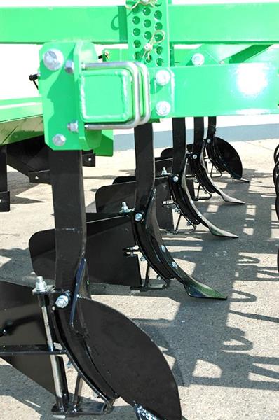 Grote foto bomet u865 aanaarder met rugvormkap agrarisch mechanisatie