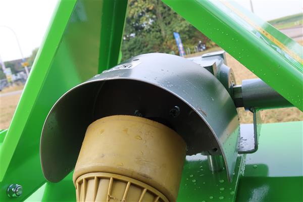 Grote foto bomet grondfrees 1.4 1.6 1.8 2.0 meter agrarisch mechanisatie