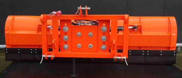 Grote foto sneeuwschuif 2.60 3.00m hydraulisch verstelbaar 3 punt en euro aankoppeling agrarisch mechanisatie