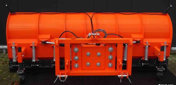 Grote foto sneeuwschuif zwaar 2.60 3.00m hydraulisch verstelbaar 3 punt en euro aankoppeling agrarisch mechanisatie