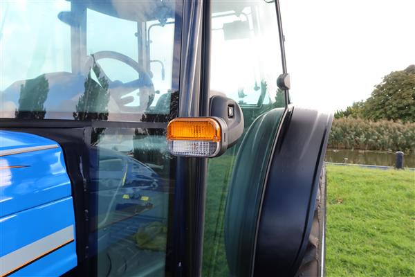 Grote foto solis 60 4wd cabine agrarisch tractoren