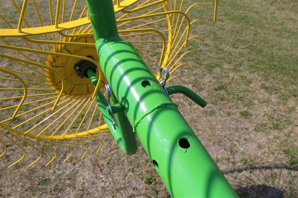 Grote foto kraffter acrobaathark tuin en terras grasmaaiers