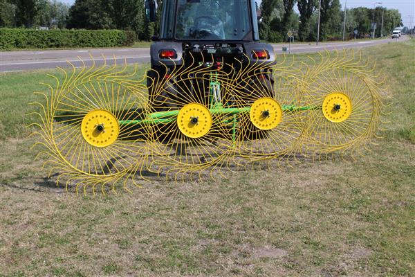 Grote foto kraffter acrobaathark tuin en terras grasmaaiers
