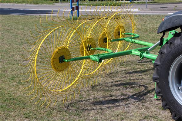 Grote foto kraffter acrobaathark tuin en terras grasmaaiers