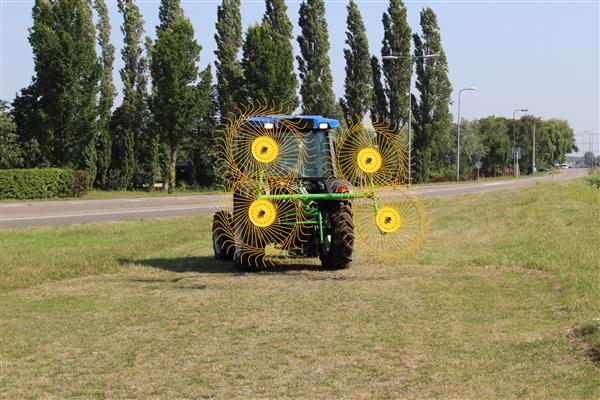 Grote foto kraffter acrobaathark tuin en terras grasmaaiers