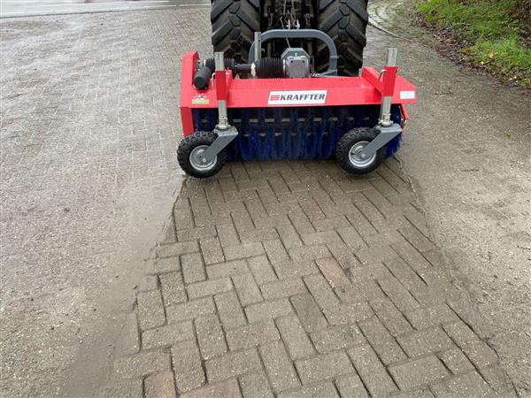 Grote foto kraffter veegmachine 140 aftakas agrarisch mechanisatie