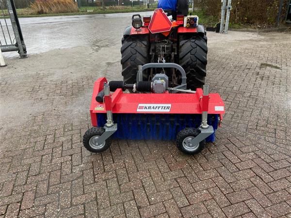 Grote foto kraffter veegmachine 140 aftakas agrarisch mechanisatie