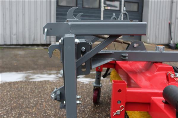 Grote foto kraffter veegmachine 2.00m doe het zelf en verbouw gereedschappen en machines