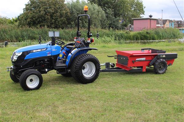Grote foto mini mestverspreider wielaangedreven agrarisch mechanisatie