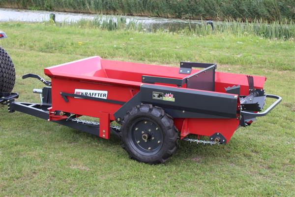 Grote foto mini mestverspreider wielaangedreven agrarisch mechanisatie