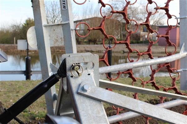 Grote foto weidesleep 8m 4rijen hydraulisch gegalvaniseerd agrarisch mechanisatie