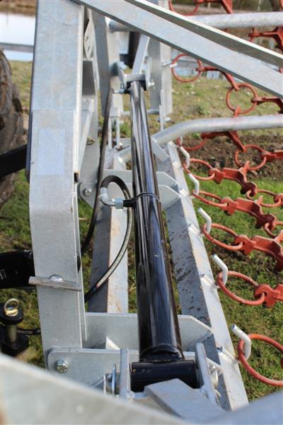 Grote foto weidesleep 8m 4rijen hydraulisch gegalvaniseerd agrarisch mechanisatie