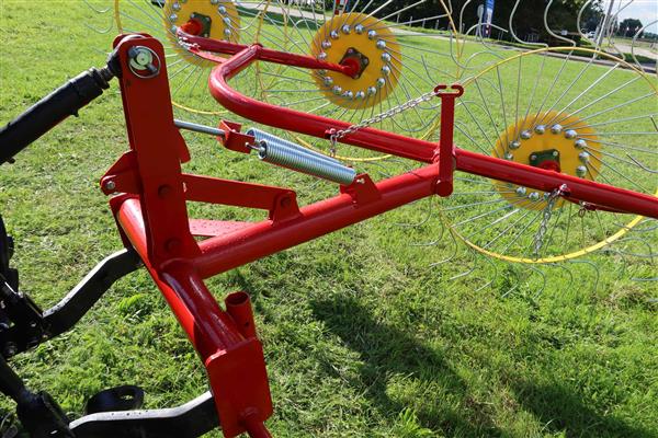 Grote foto kraffter acrobaathark mini agrarisch mechanisatie