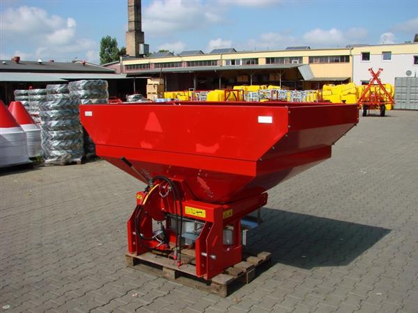 Grote foto kraffter sr2000 kunstmeststrooier agrarisch mechanisatie
