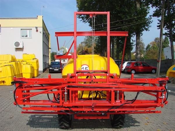 Grote foto kraffter 2500 getrokken veldspuit agrarisch mechanisatie