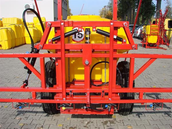 Grote foto kraffter 2500 getrokken veldspuit agrarisch mechanisatie