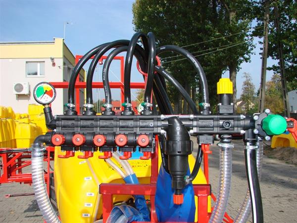 Grote foto kraffter getrokken veldspuit 12 1600 agrarisch mechanisatie