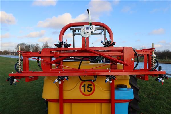 Grote foto kraffter veldspuit 6m boom en 400l tank agrarisch mechanisatie