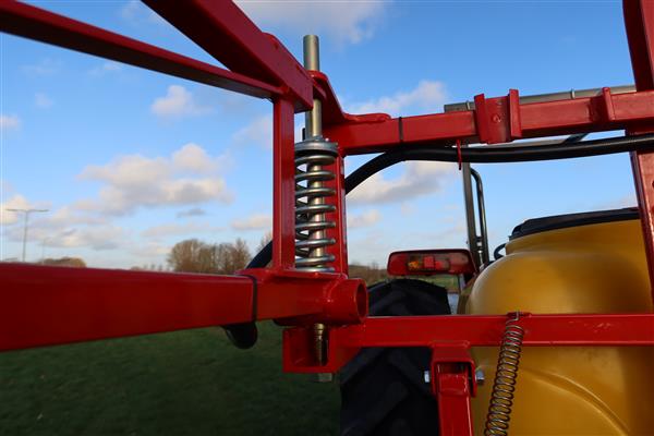 Grote foto kraffter veldspuit 6m boom en 400l tank agrarisch mechanisatie