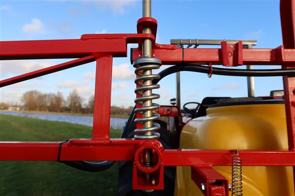 Grote foto kraffter veldspuit 6m boom en 400l tank agrarisch mechanisatie