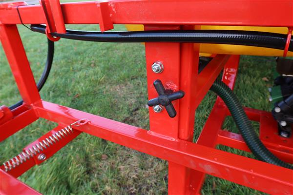 Grote foto kraffter veldspuit 6m boom en 400l tank agrarisch mechanisatie