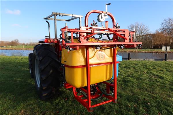 Grote foto kraffter veldspuit 6m boom en 400l tank agrarisch mechanisatie