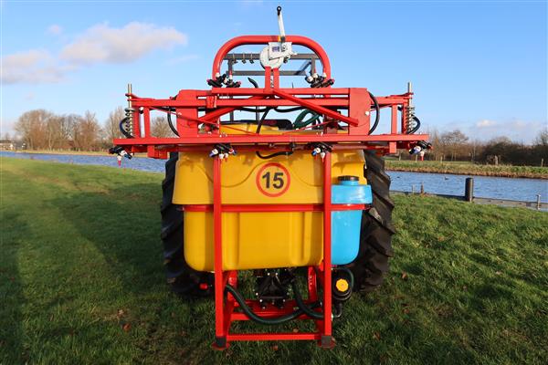 Grote foto kraffter veldspuit 6m boom en 400l tank agrarisch mechanisatie
