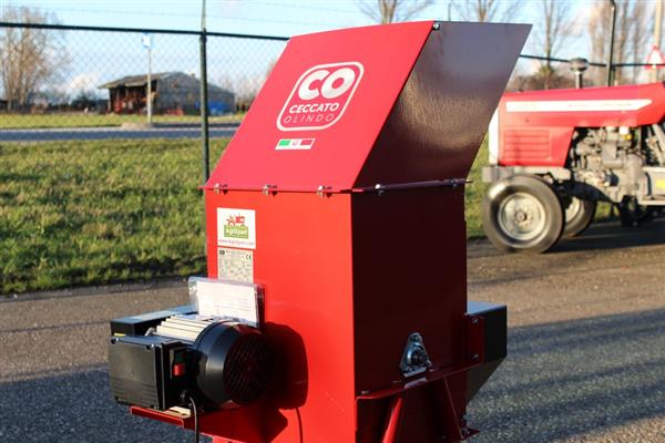 Grote foto ceccato olindo mais dorsmachine 600 kg u 230v agrarisch mechanisatie
