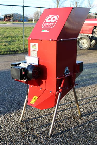 Grote foto ceccato olindo mais dorsmachine 600 kg u 230v agrarisch mechanisatie