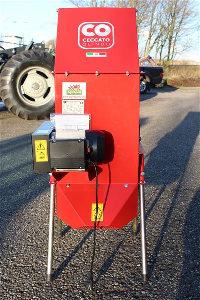 Grote foto ceccato olindo mais dorsmachine 600 kg u 230v agrarisch mechanisatie