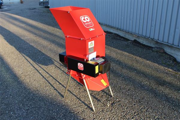Grote foto ceccato olindo mais dorsmachine 600 kg u 230v agrarisch mechanisatie