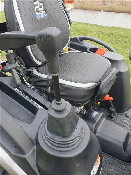Grote foto solis 26 4wd hydrostaat black edition agrarisch tractoren