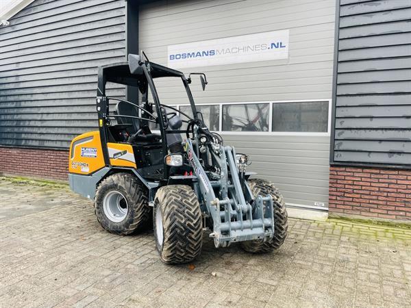 Grote foto giant g2700 hd x tra minishovel kniklader demo agrarisch shovels