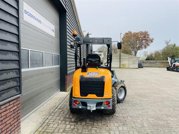 Grote foto giant g2700 hd x tra minishovel kniklader demo agrarisch shovels