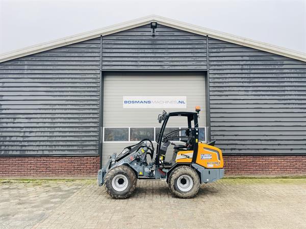 Grote foto giant g2700 hd x tra minishovel kniklader demo agrarisch shovels