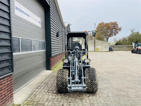 Grote foto giant g2700 hd x tra minishovel kniklader demo agrarisch shovels