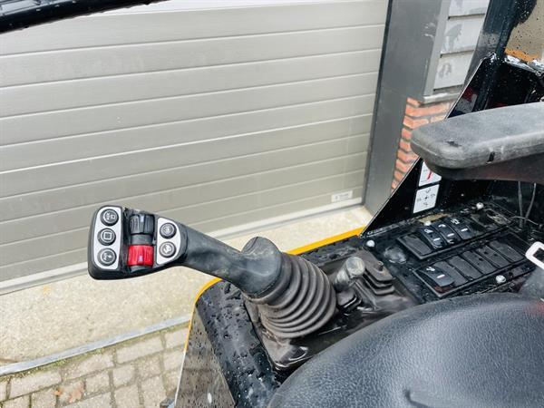 Grote foto giant g2700 hd x tra minishovel kniklader demo agrarisch shovels