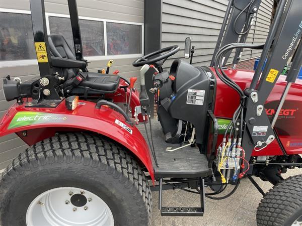 Grote foto knegt 304g2e minitractor electrisch 45pk optie frontlader agrarisch tractoren